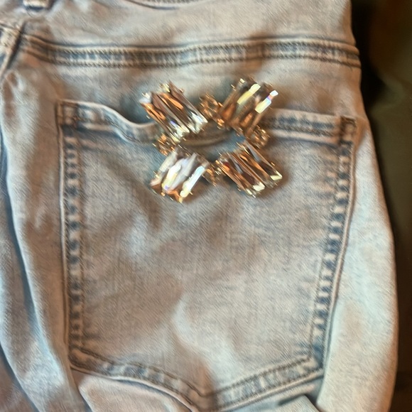 Set of 2 golden bling shoe clips with cubic zirconia. 💎✨ - Picture 8 of 9